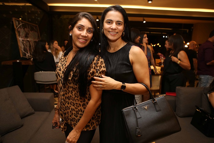  Marcela Silveira e Karine Almeida        